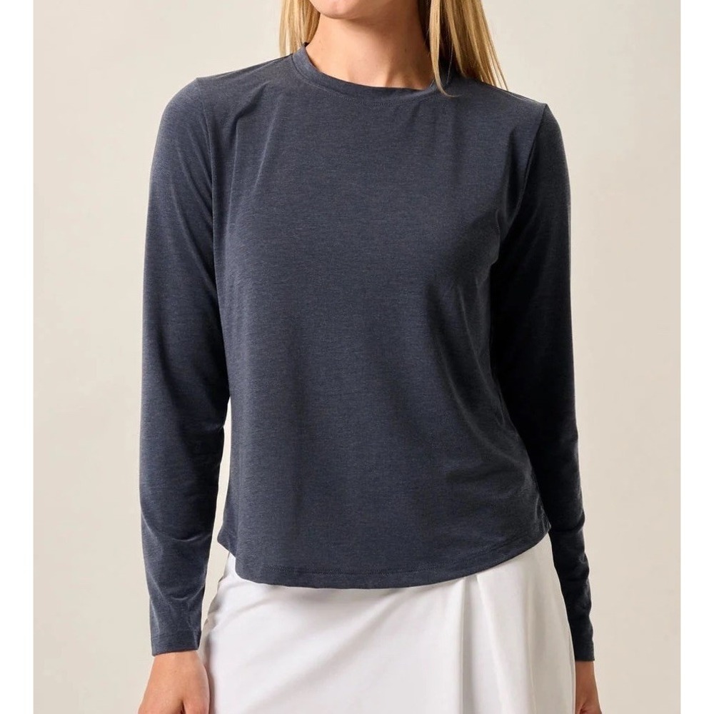 NWOT Women's Johnnie-O Course‎ Performance Long Sleeve T-Shirt Navy Blue Medium